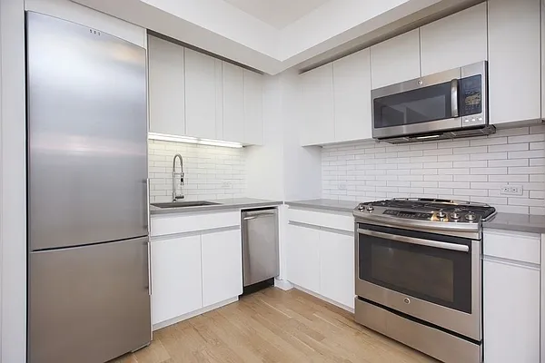 Rented by REAL New York | media 11