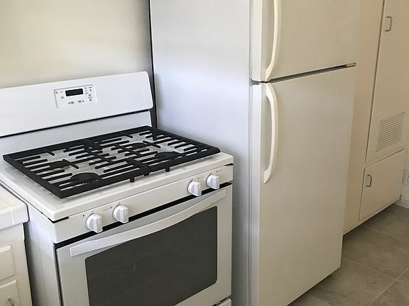 3rd image of 12109 Emelita St