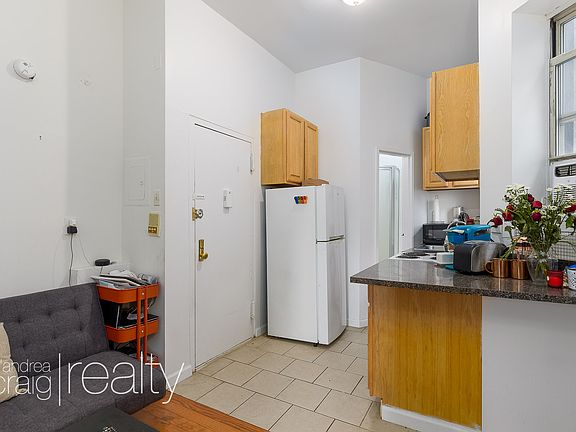 3rd image of 221 Avenue A APT 8