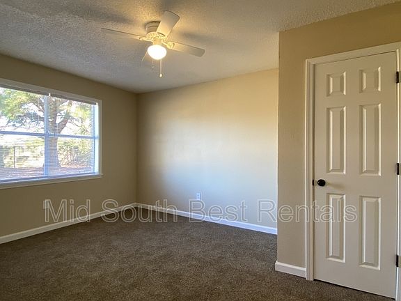 4th image of 136 Maxwell Dr
