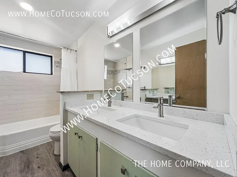 120 E Magee Rd — Photo 25