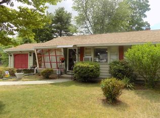 718 Bradley Rd, Springfield, MA 01109