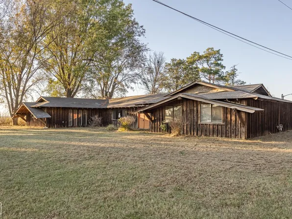 202 W 7th St, Leachville, AR 72438