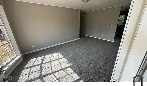 637 Royal Ave