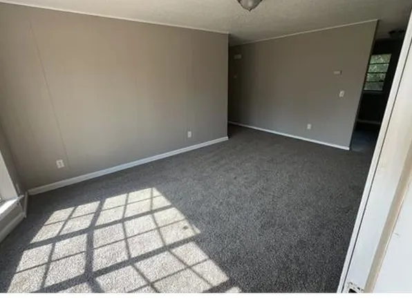 637 Royal Ave, Midwest City, OK 73130