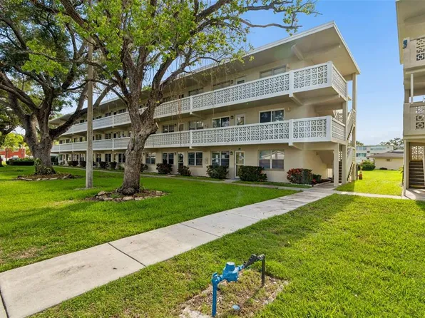 8101 11th St N APT 125, Saint Petersburg, FL 33702