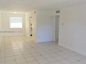 1350 NE 119th St