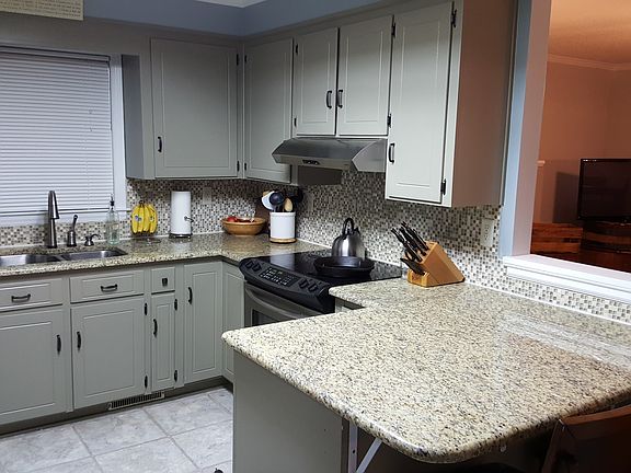 5th image of 200 Deer Creek Dr