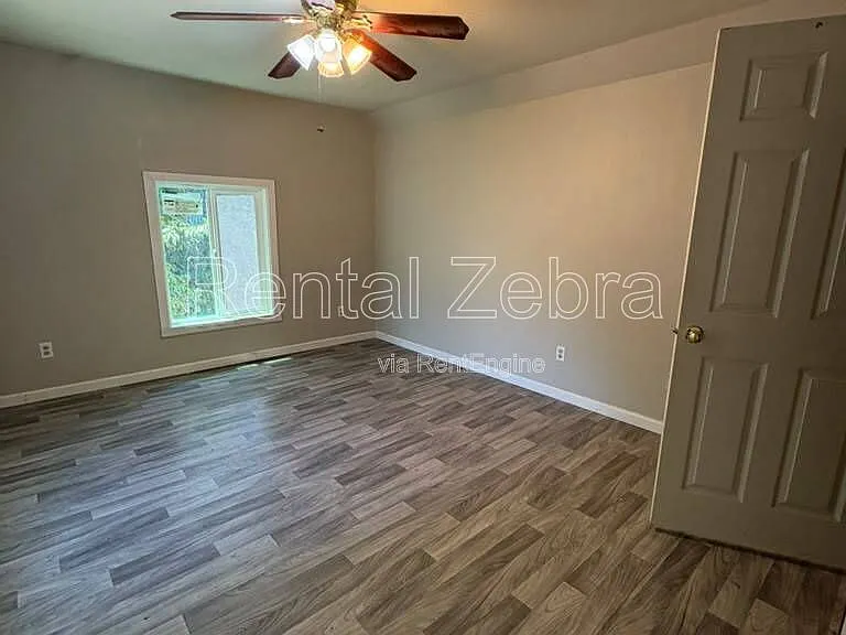 353 W 22nd St — Photo 8