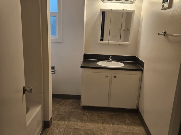 4210 NE Cully Blvd #8