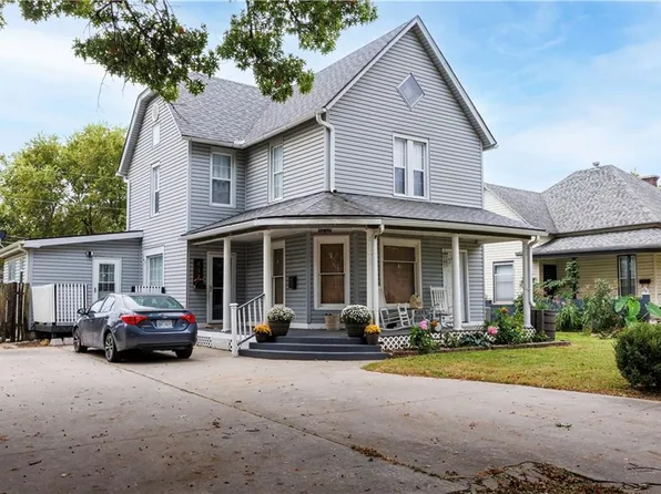 417 W 5th St, Chanute, KS 66720