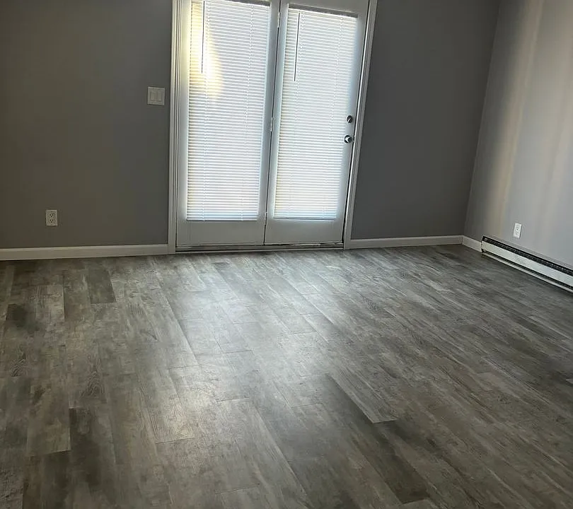 206 River St #208