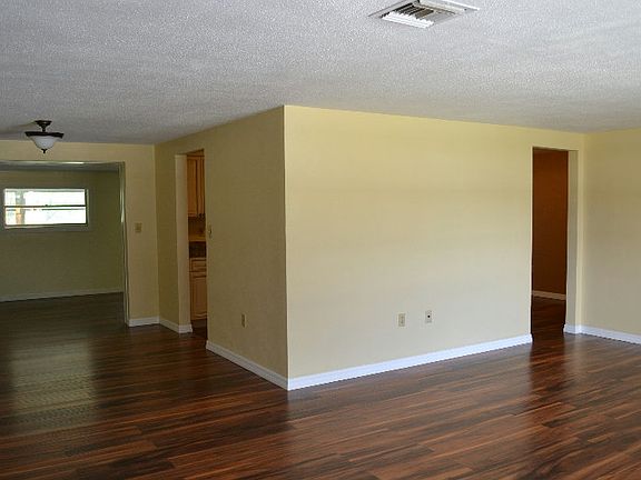 5th image of 3481 Ike Ave