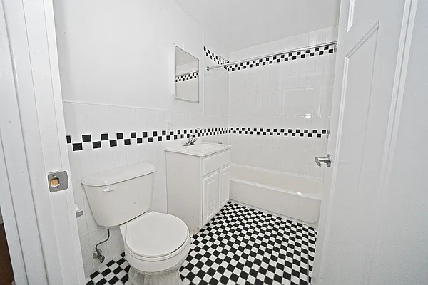 Rented by Level Group | media 29