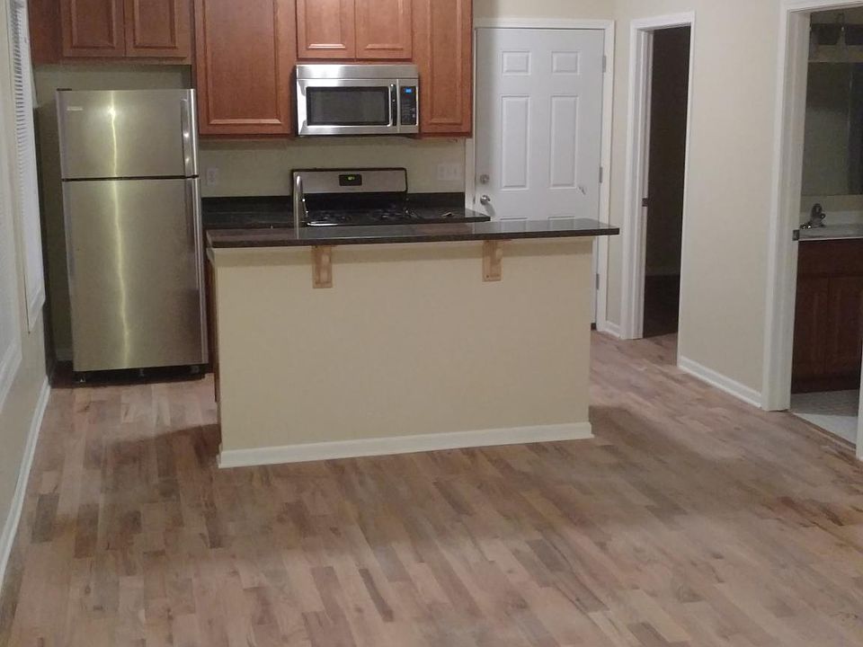 1st image of 3059 N Bremen St