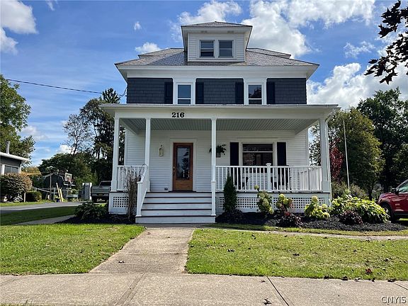 3rd image of 216 Kinsley St