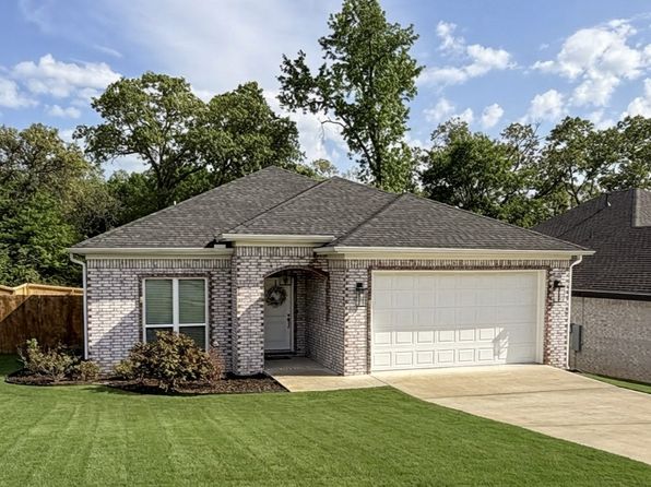 3401 Village East Dr