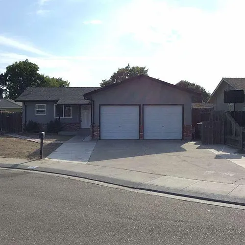 842 Amber Pl Photo 1