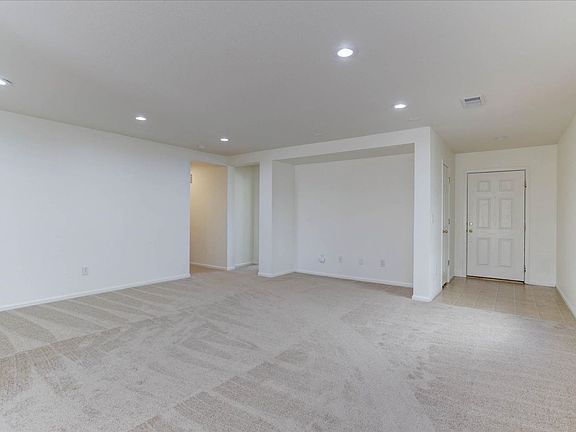 5th image of 827 Lehigh Cir
