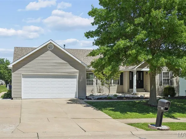 22 Moonlight Ct, Wentzville, MO 63385