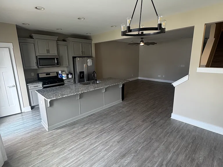 110 Addington Ln — Photo 4
