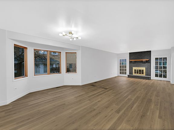 4th image of 17247 Lakebrook Dr