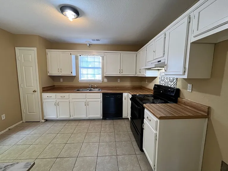 2635 Brachton Cv E — Photo 3