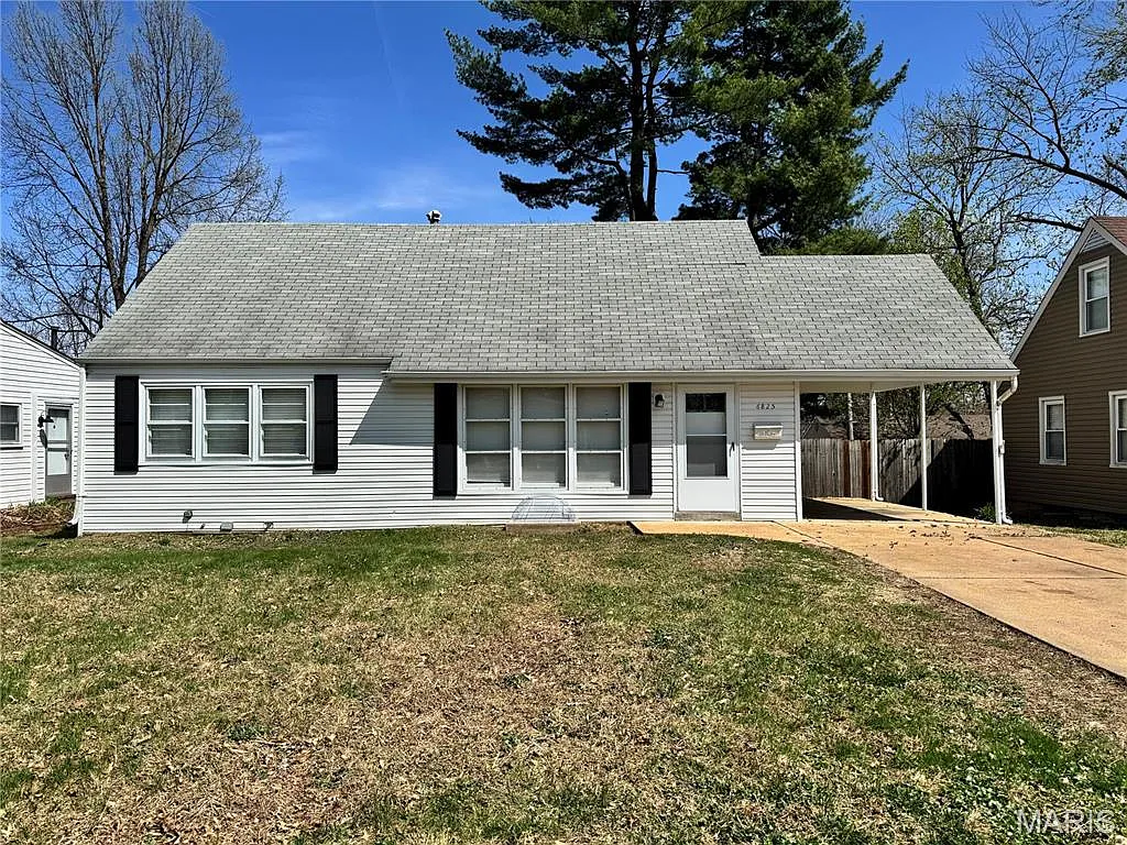 6825 Circleview Dr photo 1