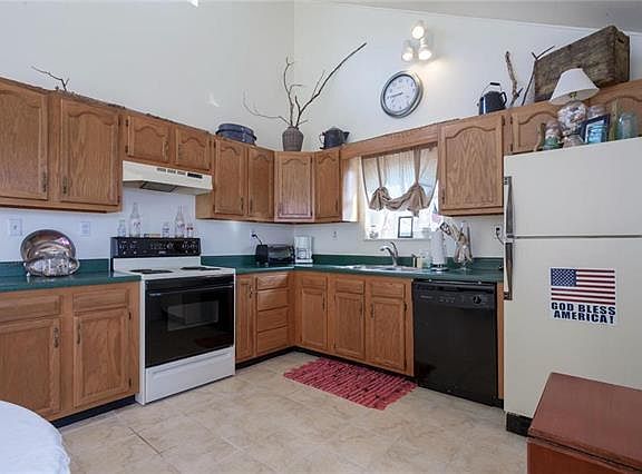 3rd image of 6514 Lakeview Dr