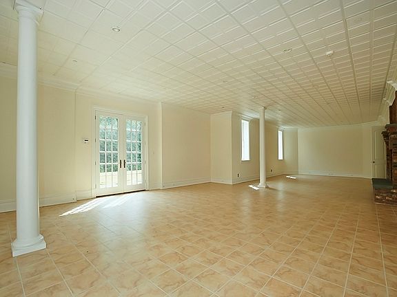 340_woodlands_road_MLS_HID820905_ROOMbasement1