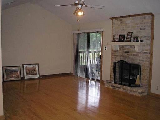 4th image of 27926 BONN MOUNTAIN DR