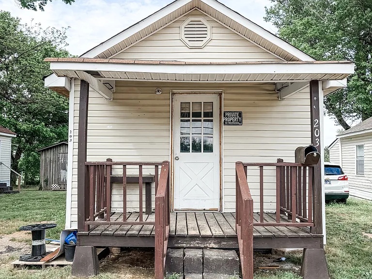 203 Haywood St — Photo 1