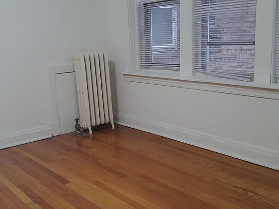 3rd image of 6811 N Overhill Ave #2