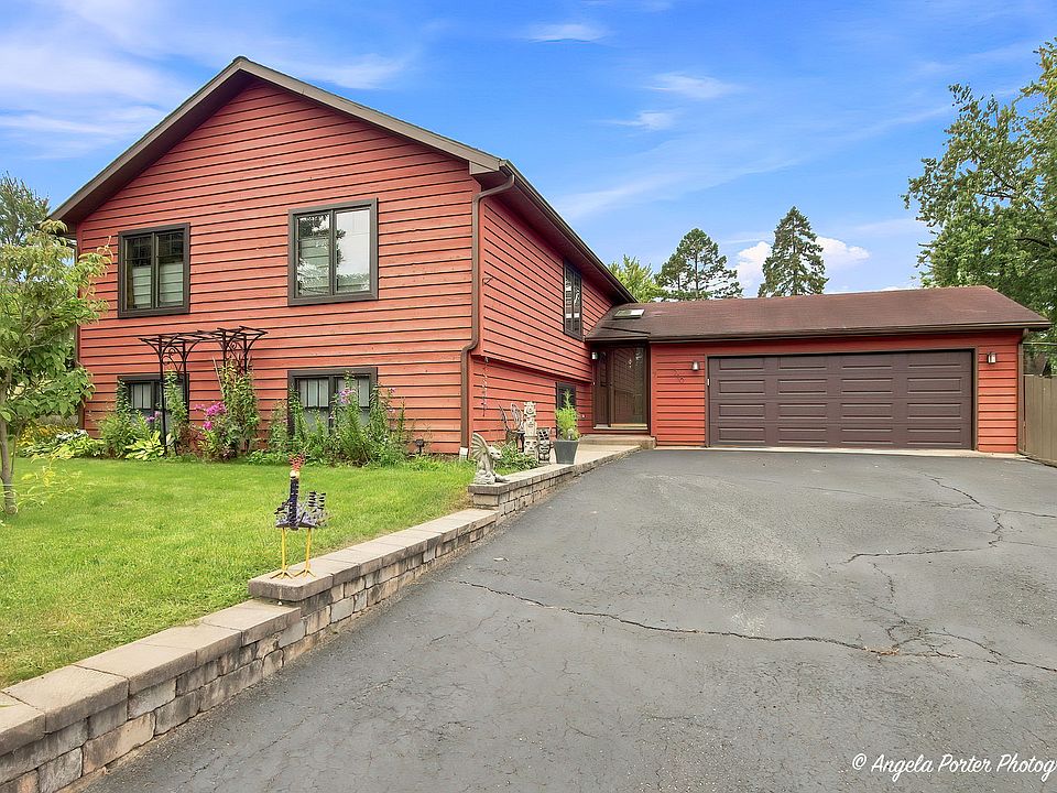 1st image of 210 Maplewood Dr
