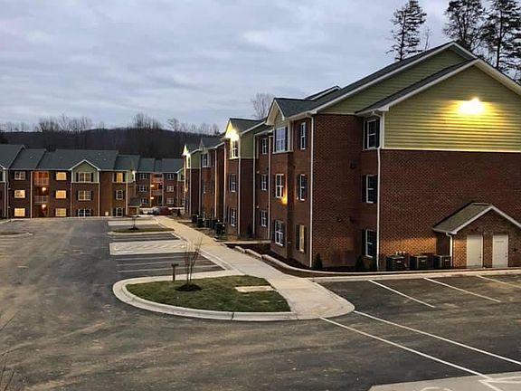 3rd image of 325 Timberland Ln #3B-2Ba-1050Sqft