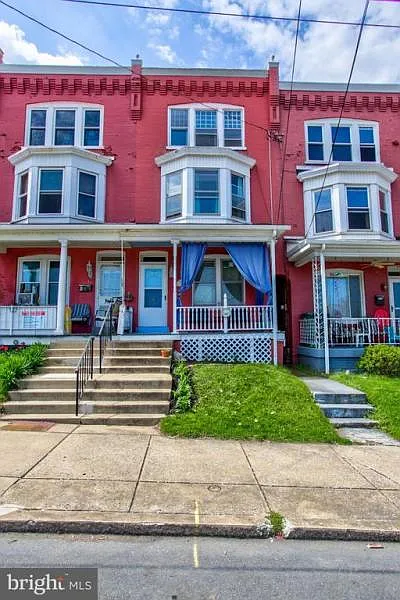 244 N Reservoir St photo 1