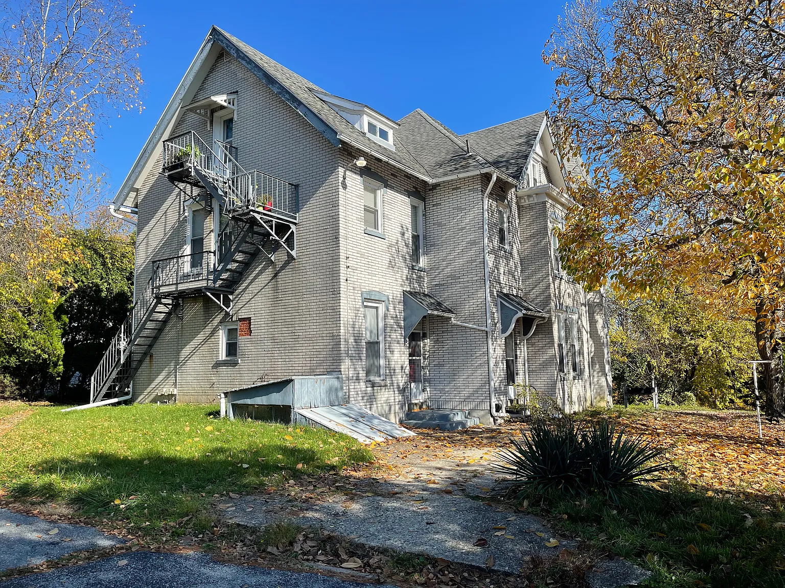 1 bed, 650 sqft, $1,200 — Photo 3