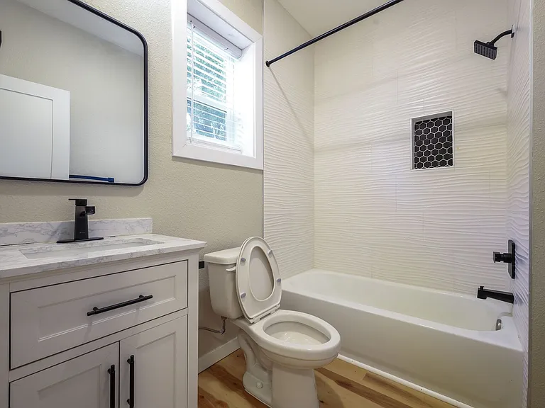 Sunnymot Apartments — Photo 8