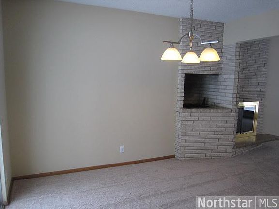 3rd image of 209 Arbor Ln