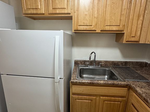 4th image of 914 N Calvert St APT 2R