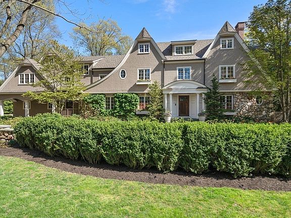 2nd image of 14 Greylock Rd