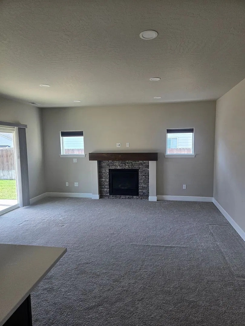 Beautiful 2 story home — Photo 3