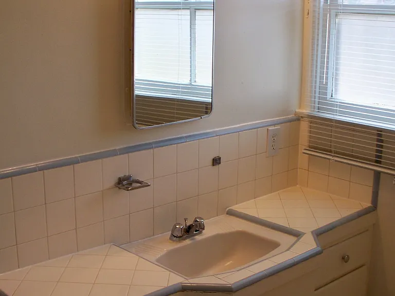231 W Olive St #13 — Photo 13