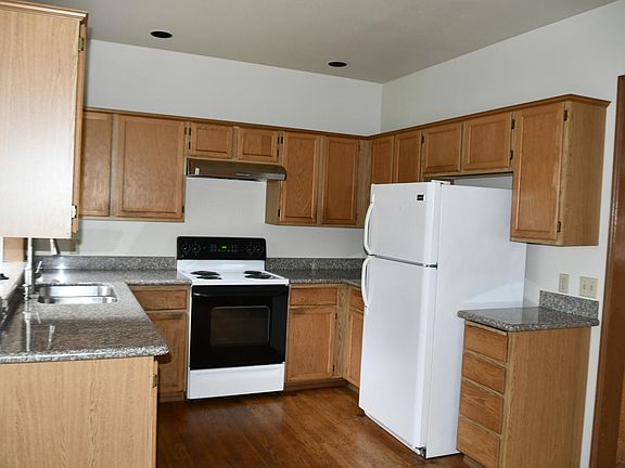 3rd image of 24323 SE 42nd Pl