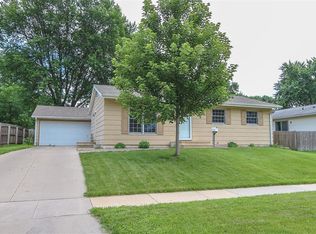 1025 Linnview Dr, Marion, IA 52302