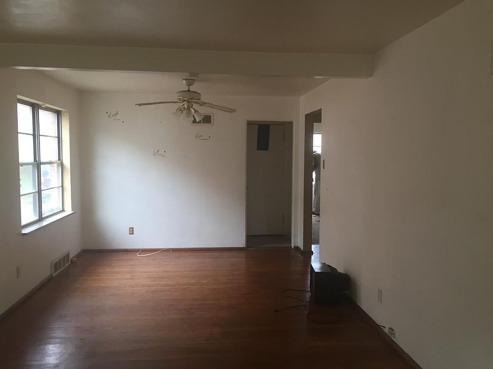 2nd image of 1537 Eton Ln