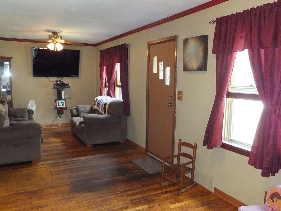 1st image of 427 Superior Ave