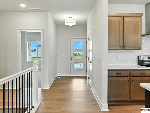 5th image of 20708 Vernon Ave