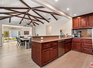 1427 Walgrove Ave, Los Angeles, CA 90066