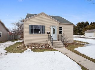 225 Vernon St, Algoma, WI 54201